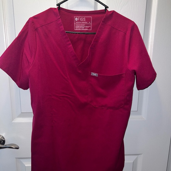 Women’s Dark Magenta Figs Scrubs Set - Limited Edition - Size M - Picture 1 of 3